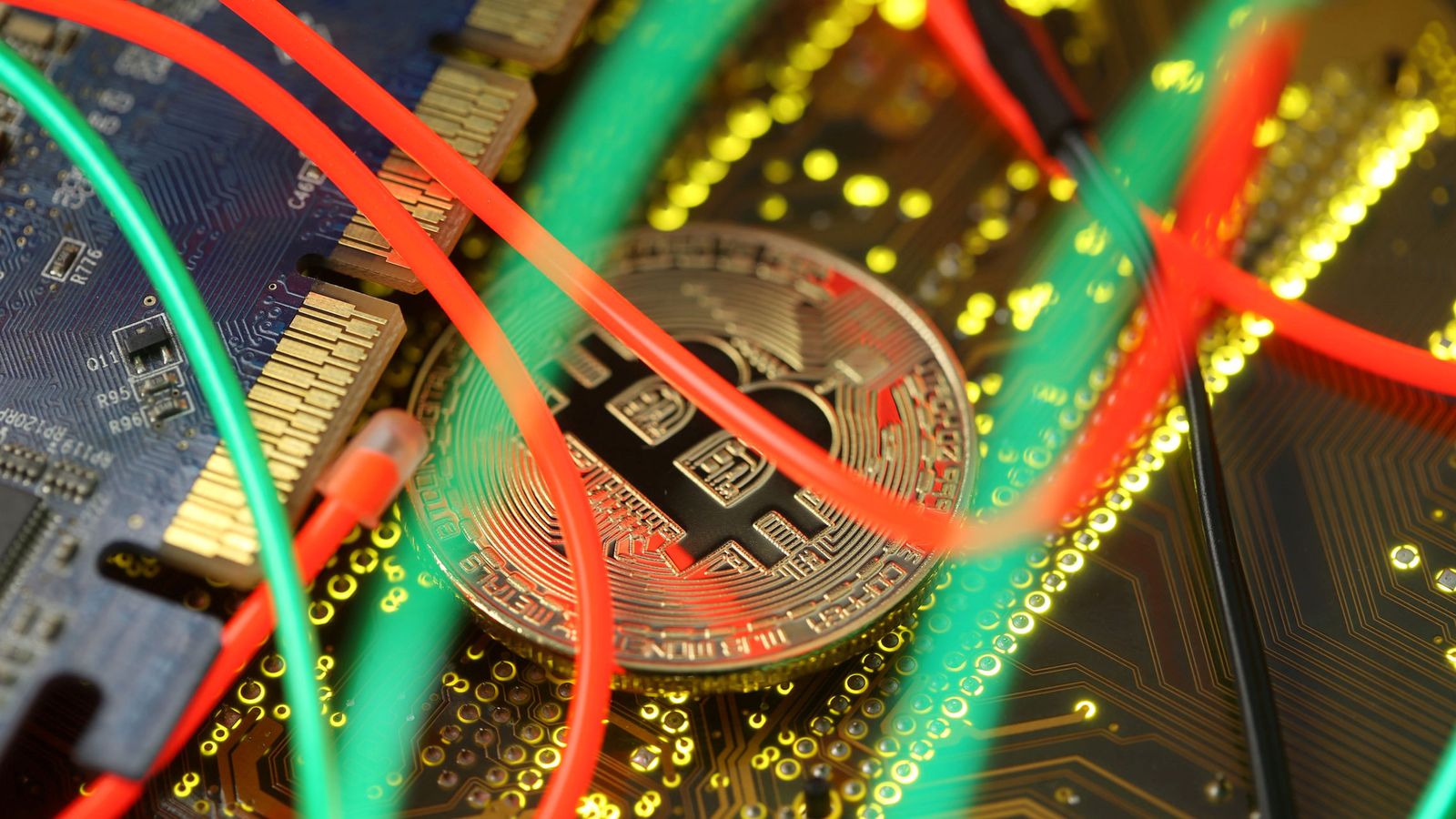 Foto: Una moneda Bitcoin. (Reuters)