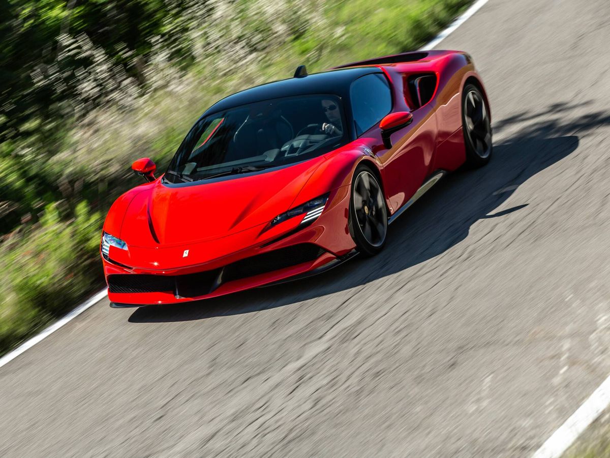 Foto: Ferrari vendió 60 coches en España en 2021, y 8 eran SF90 Stradale. (Ferrari)