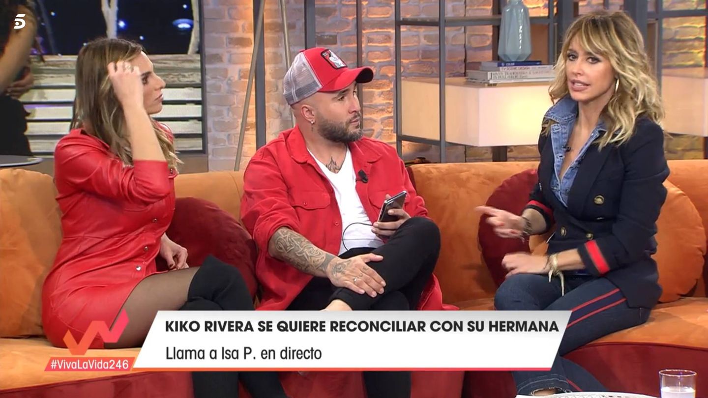 Irene Rosales, Kiko Rivera y Emma García, en 'Viva la vida'. (Telecinco)