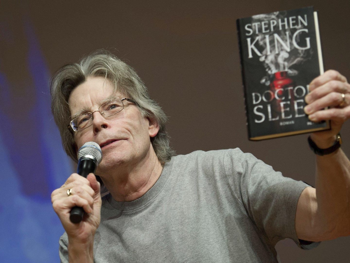 El escritor Stephen King presentando uno de sus libros