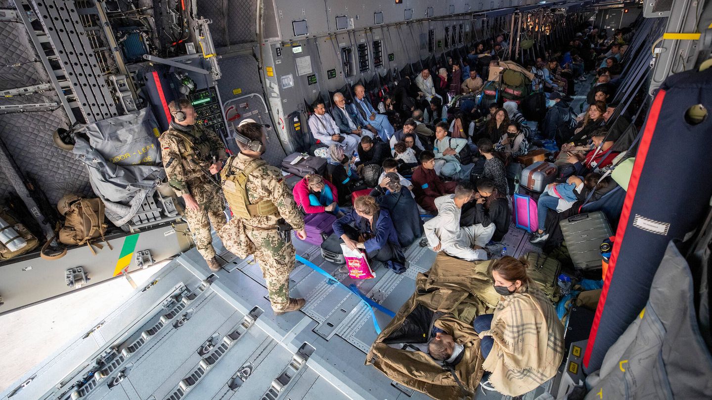 Uno de los aviones con evacuados de Kabul. (Getty)