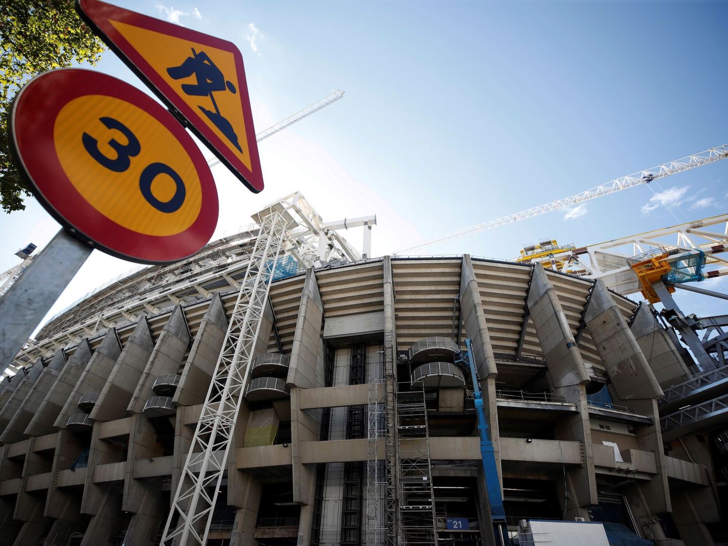 Vista de las obras del Santiago Bernabéu. (EFE/Javier Lizón) 