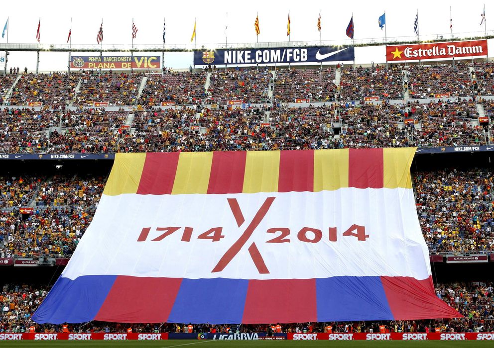 Foto: La pancarta reivindicativa en el Camp Nou. (EFE)