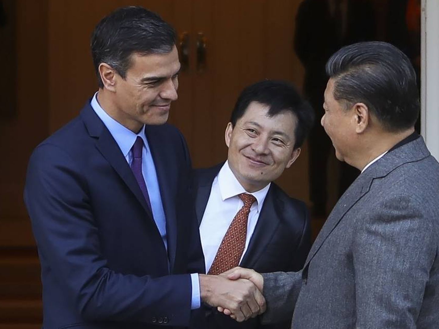 Sánchez recibe al presidente de China. (EFE)