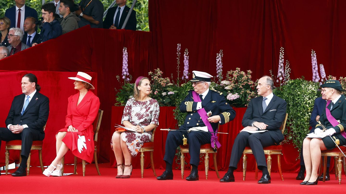 Los hermanos del rey Felipe de Bélgica y sus parejas, en el pasado Día Nacional de Bélgica. (EFE/Stephanie Lecocq) 