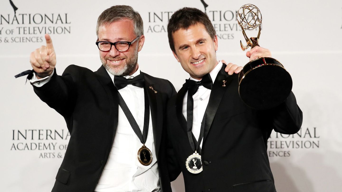 Julián Rousso y Miguel Brailovsky, en la entrega de los Premios Emmy 2017. (EFE).