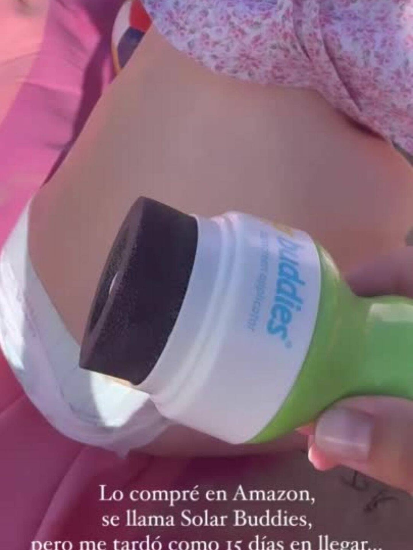 El truco de Marta Pombo para echarle protección solar a los bebés de manera  superfácil