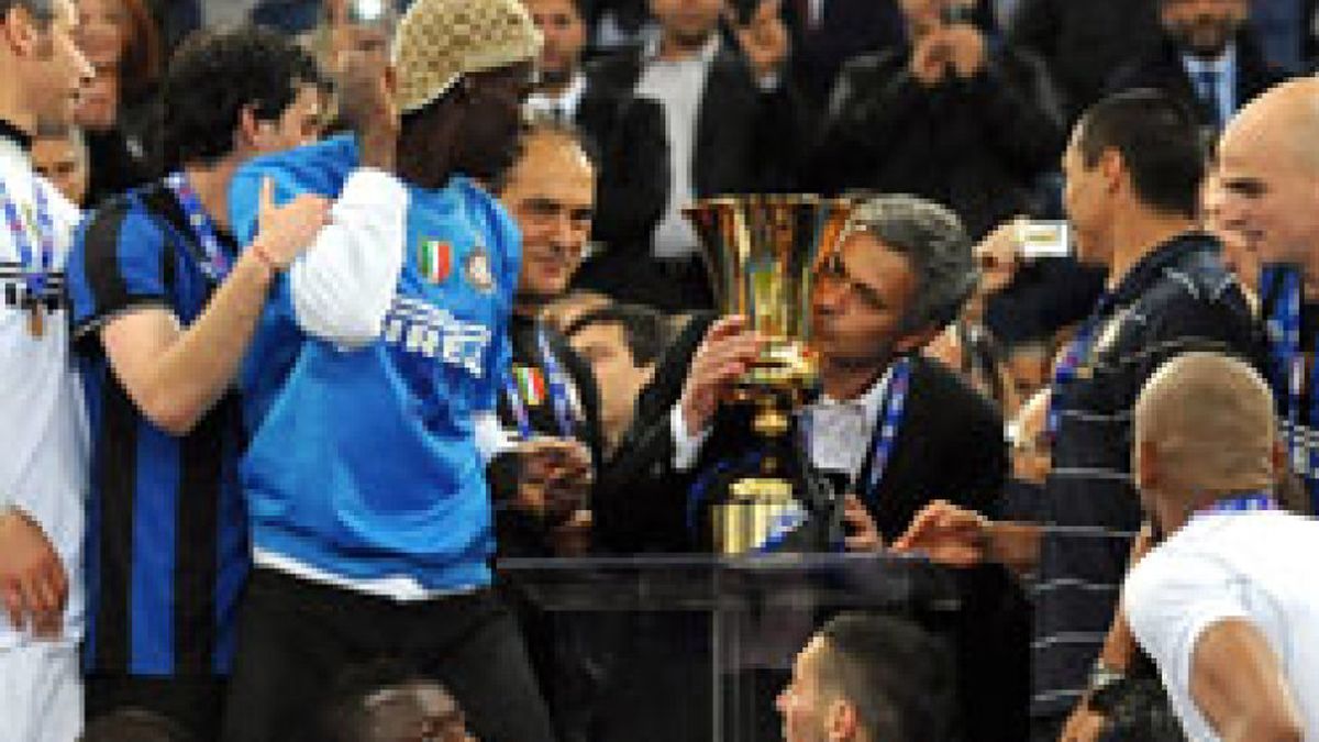 Mourinho gana la Copa... ¿antepenúltimo título con el Inter?