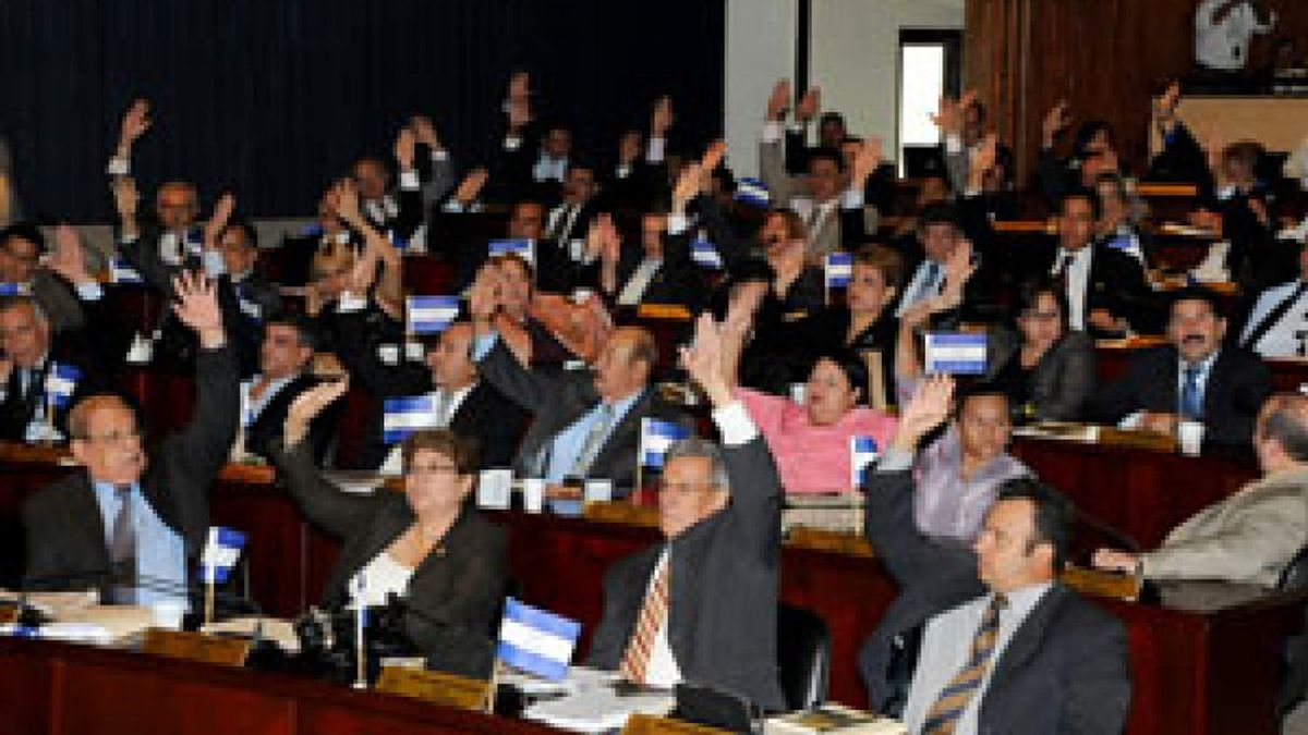 El Congreso de Honduras cierra la puerta a la restitución de Manuel Zelaya
