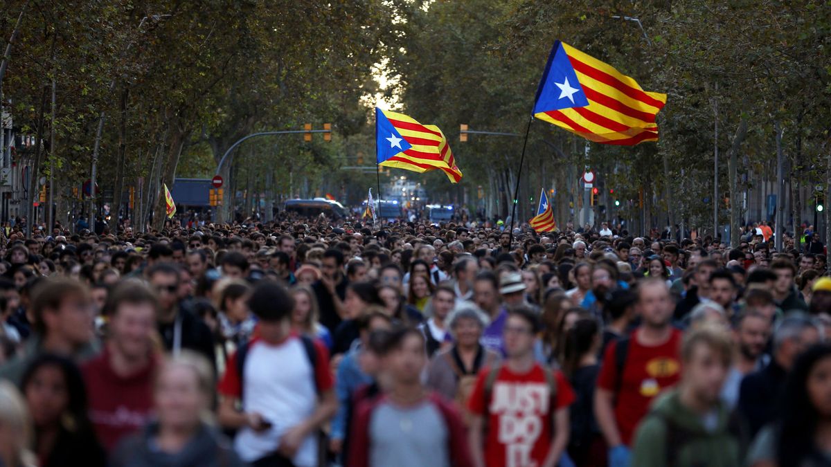 Los sindicatos de estudiantes agitan la calle en Cataluña y 'salvan' al independentismo