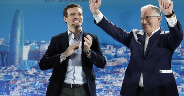Foto: El presidente del Partido Popular, Pablo Casado, junto al candidato a la alcaldía de Barcelona, Josep Bou. (EFE)