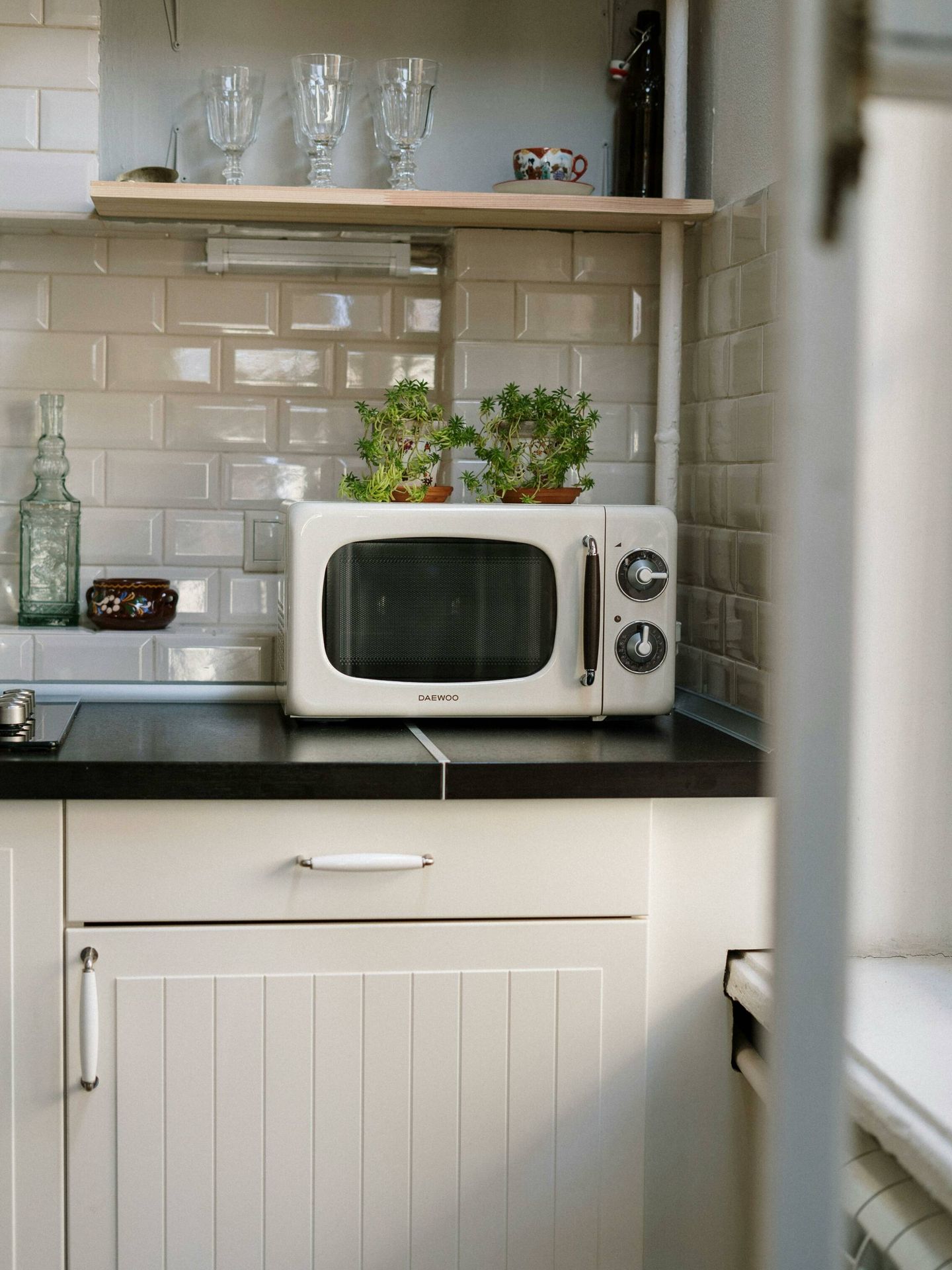 El microondas se ha convertido en un elemento imprescindible en la cocina. (Pexels / cottonbro studio)