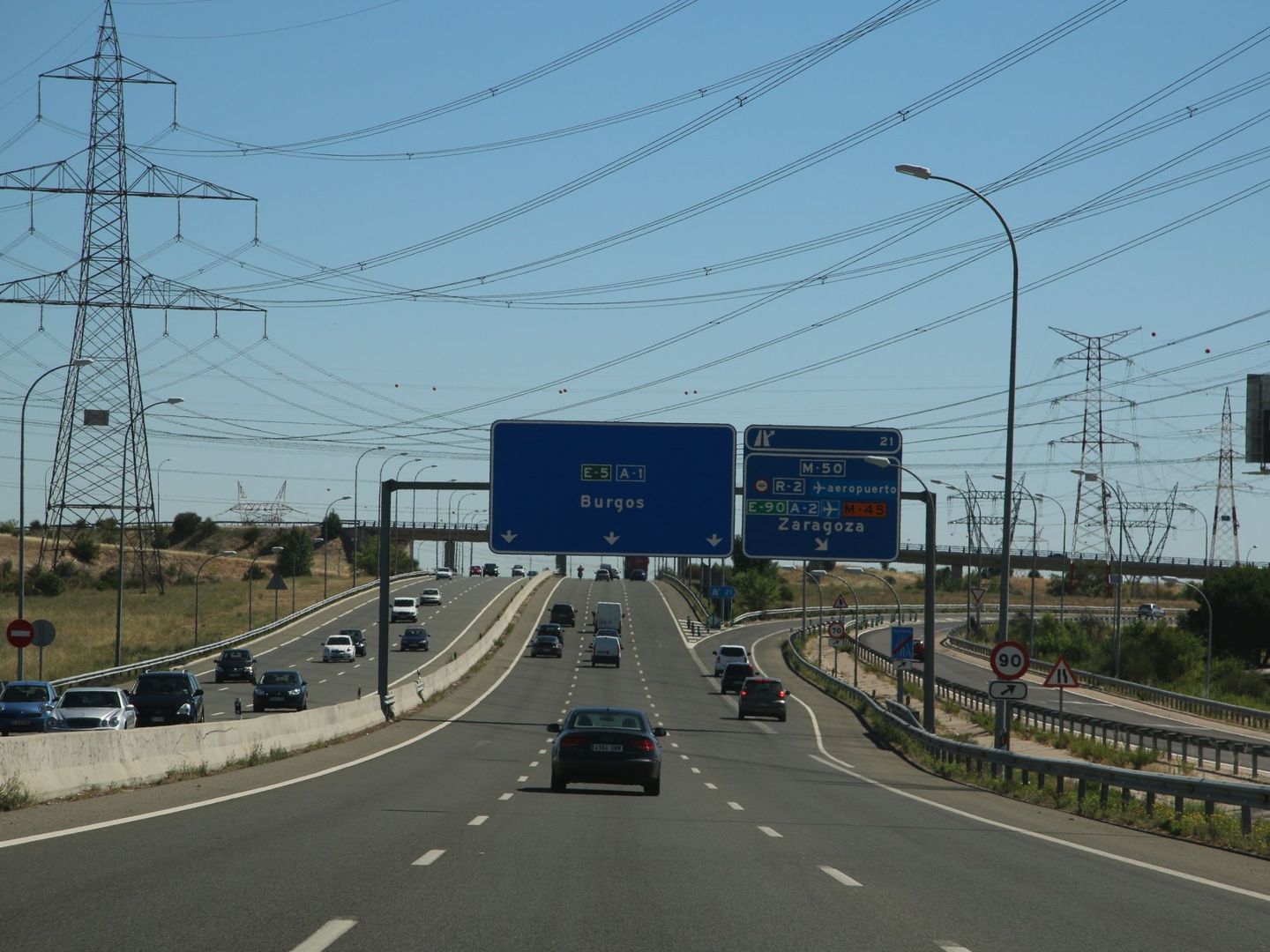 Carretera A-1 a su paso por Algete. (EFE)
