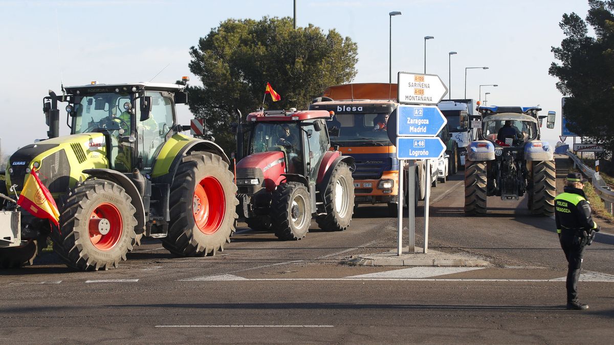 Varias carreteras presentan circulación lenta en Zaragoza por las protestas de los agricultores