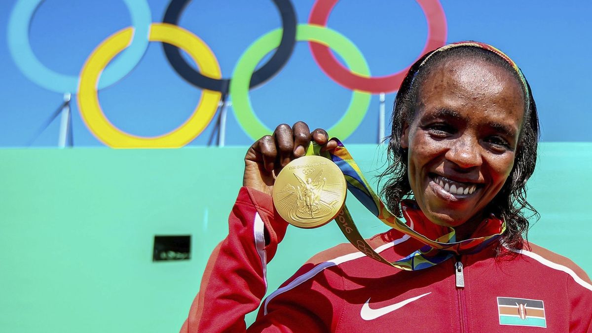 La campeona olímpica de maratón, Jemimah Sumgong, sancionada 4 años por dopaje