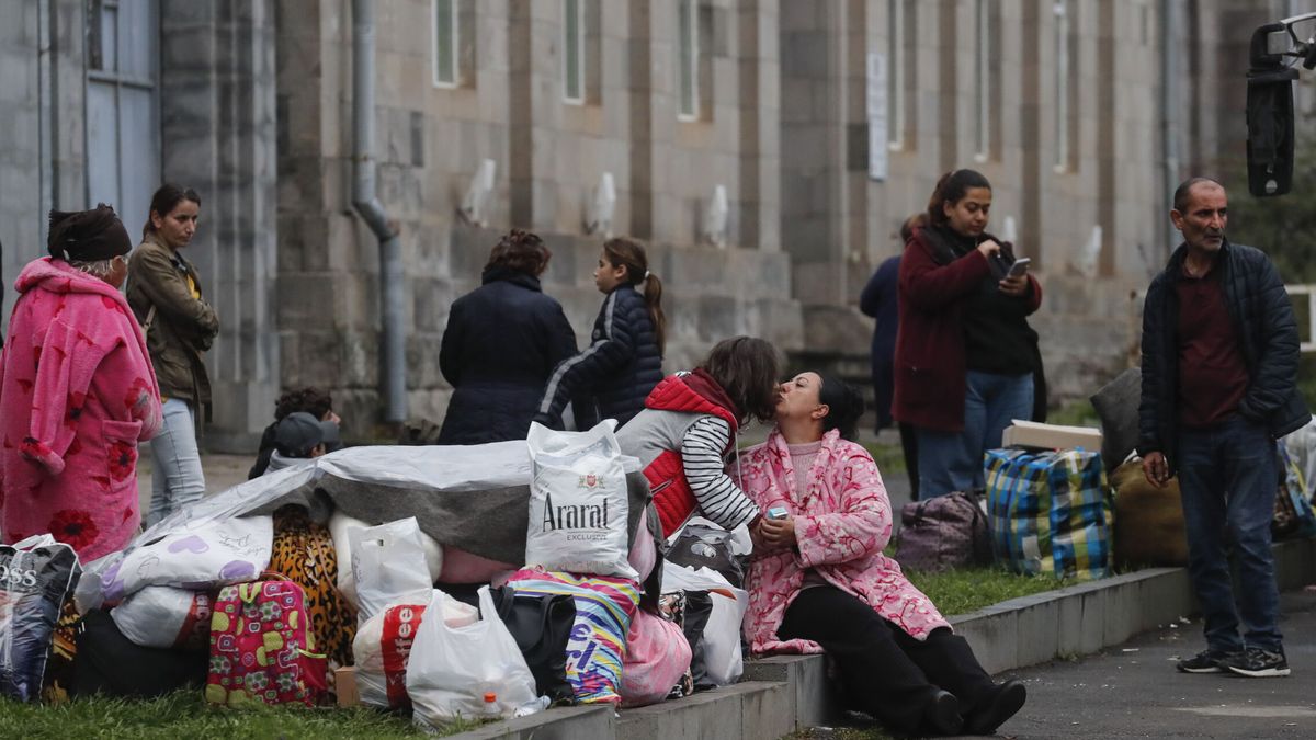 Armenia recibe ya a más de 100.000 refugiados, el 83% de la población de Karabaj