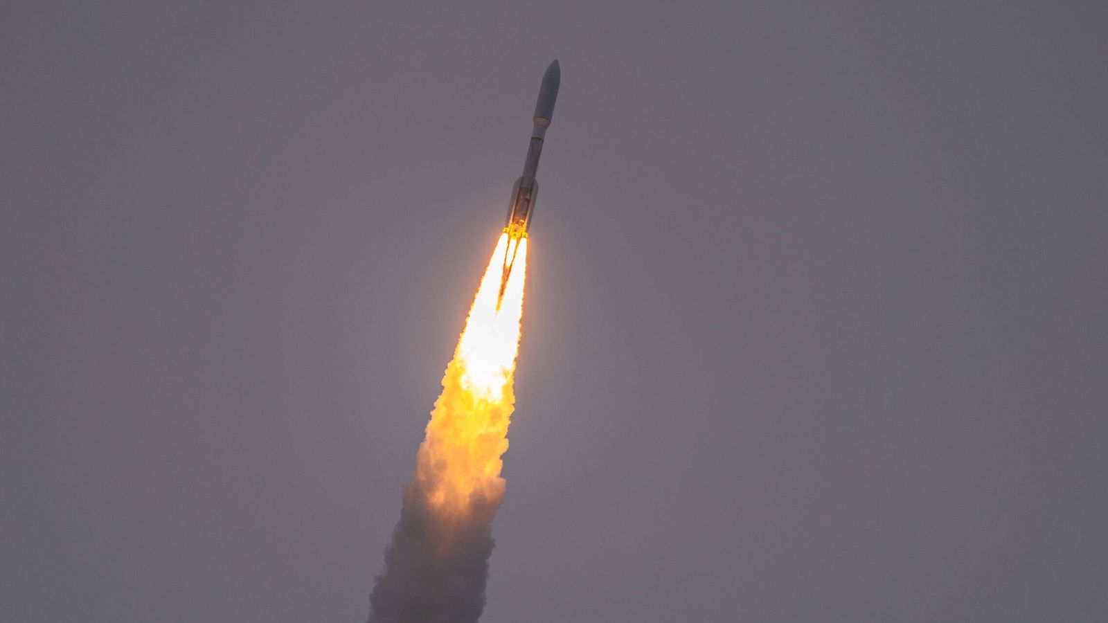 Lanzamiento del satélite WFOV. (USSF)