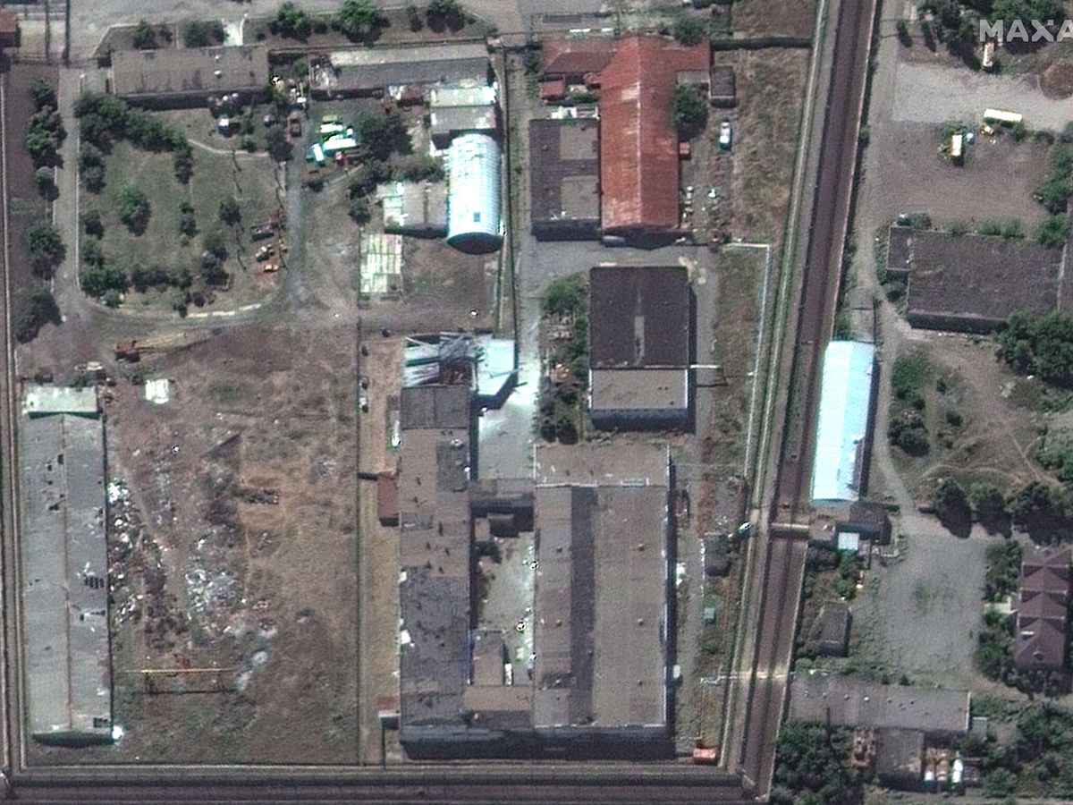 Foto: Imágenes de satélite de la prisión de Olenivka. (Maxar Technologies)