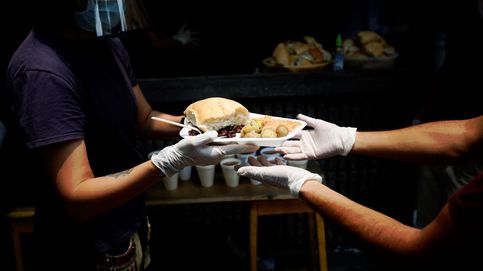 Noticia de Un restaurante da comida gratuita en plena crisis y muere Rubem Fonseca: el día en fotos