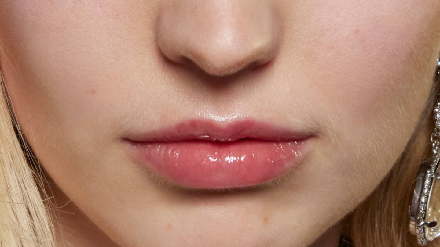 Se puede conseguir unos labios repulpados, de forma efímera, gracias a un labial nutritivo, con péptidos o con otros ingredientes. (Launchmetric Spotlight)