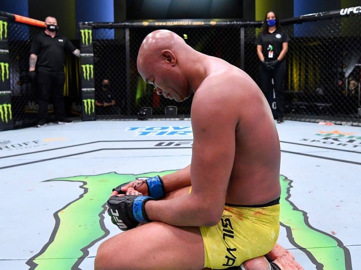 Foto: La emotiva despedida de Silva. (UFC)