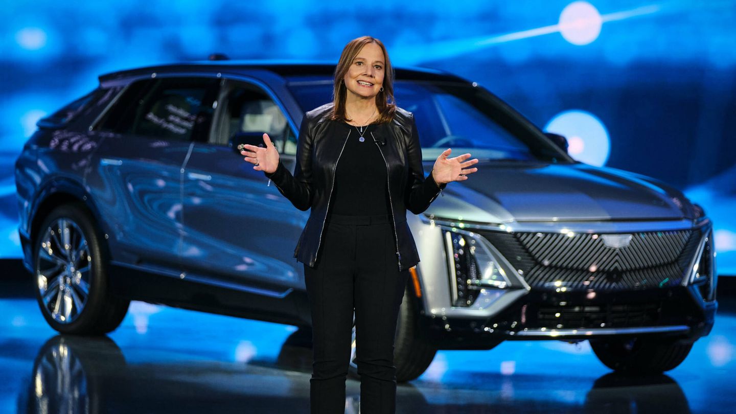 Mary Barra, CEO de General Motors, durante la presentación del Cadillac Lyric.