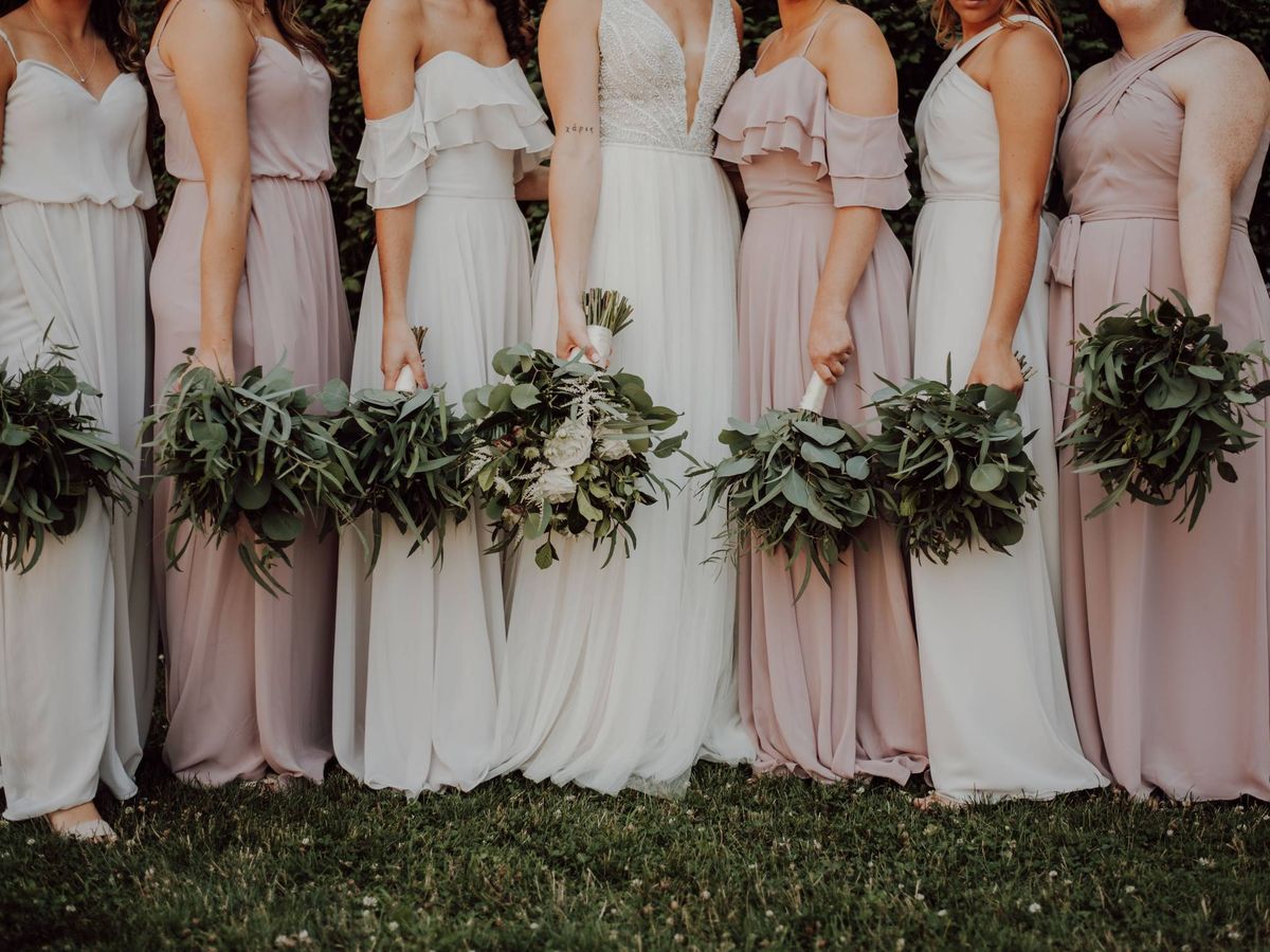 Foto: Decide si quieres tener damas de honor en tu boda. (Fotografía de Katelyn MacMillan para Unsplash)