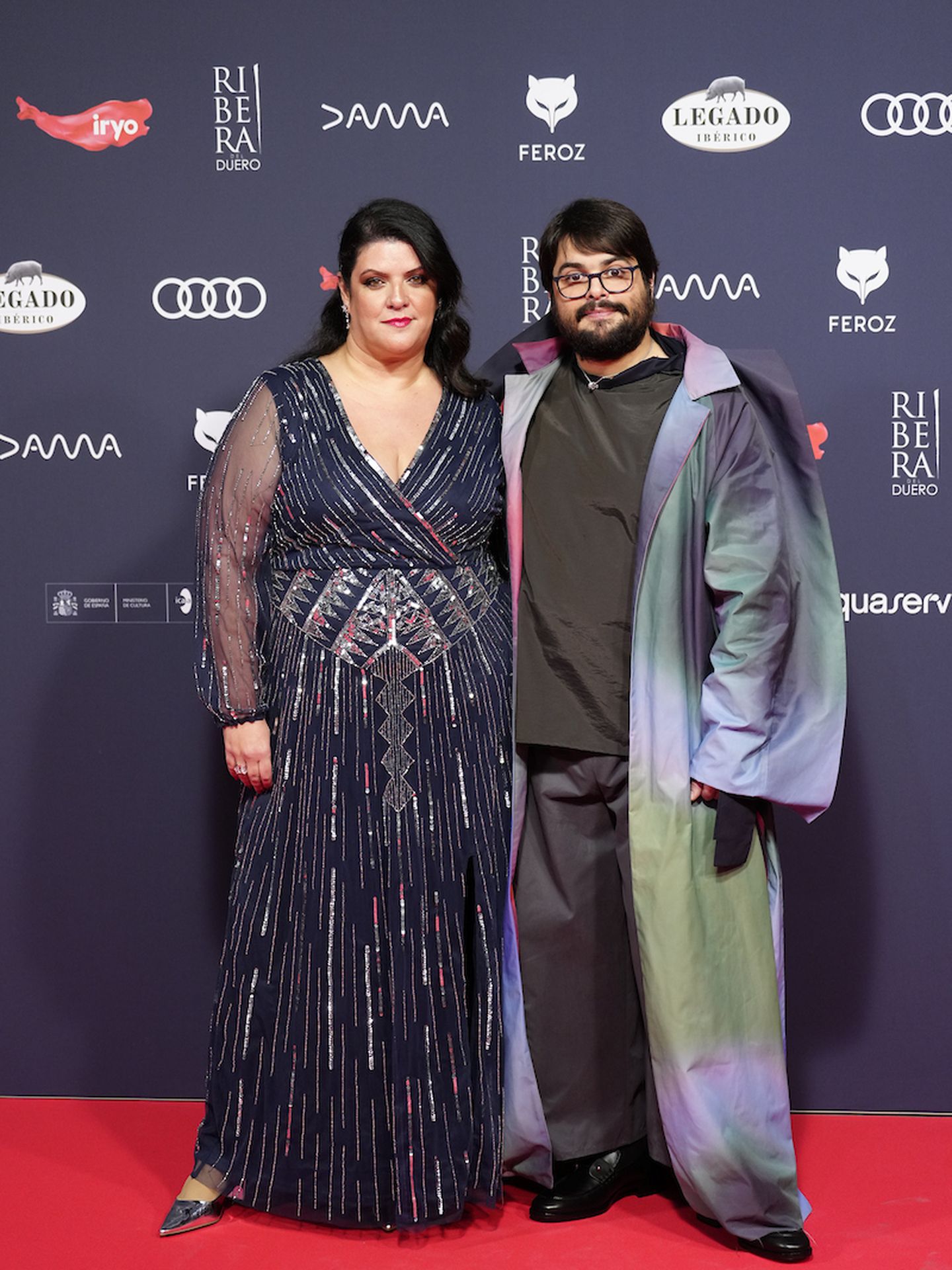 Los presentadores de los Premios Feroz 2024 posando en la alfombra roja. Limited Pictures.