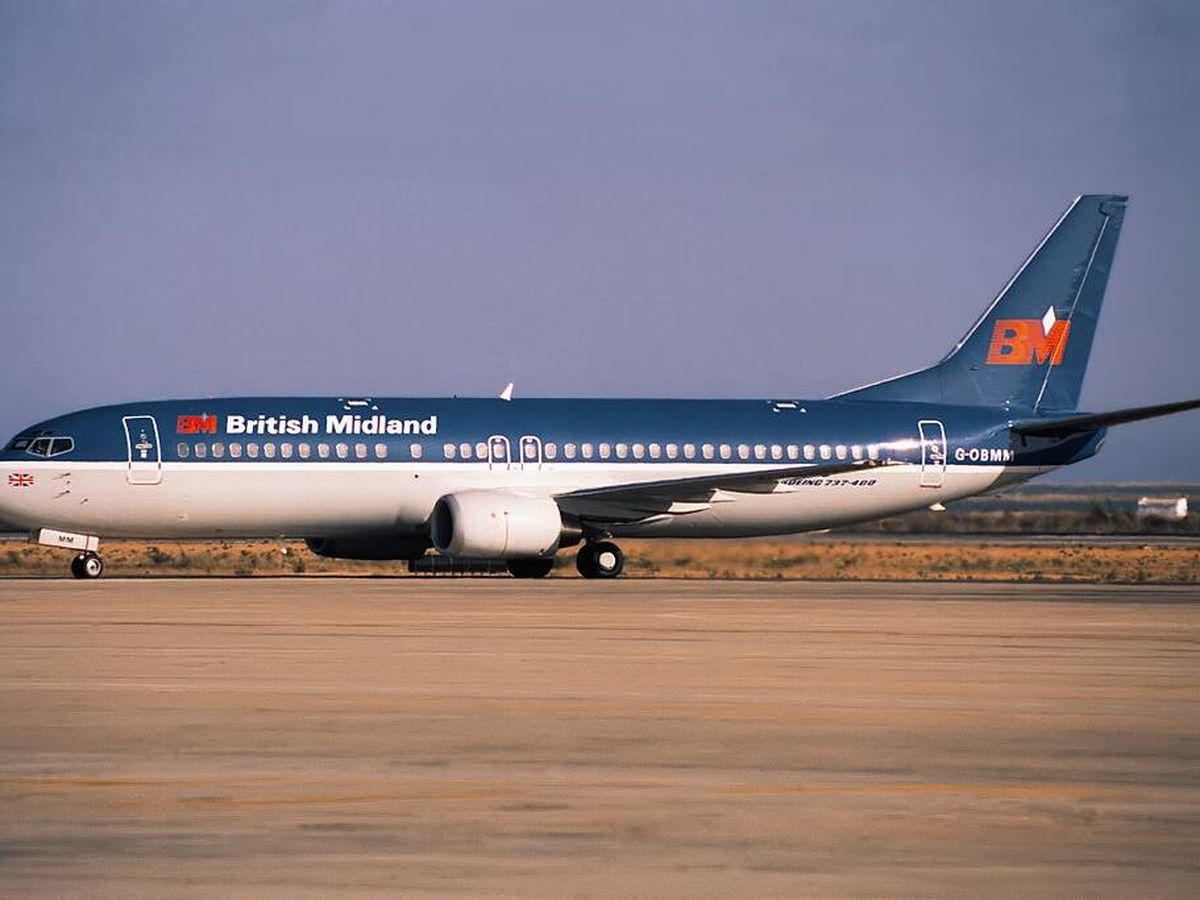 Foto: Un Boeing 737-400 de British Midland similar al del accidente. (Wikimedia Commons)