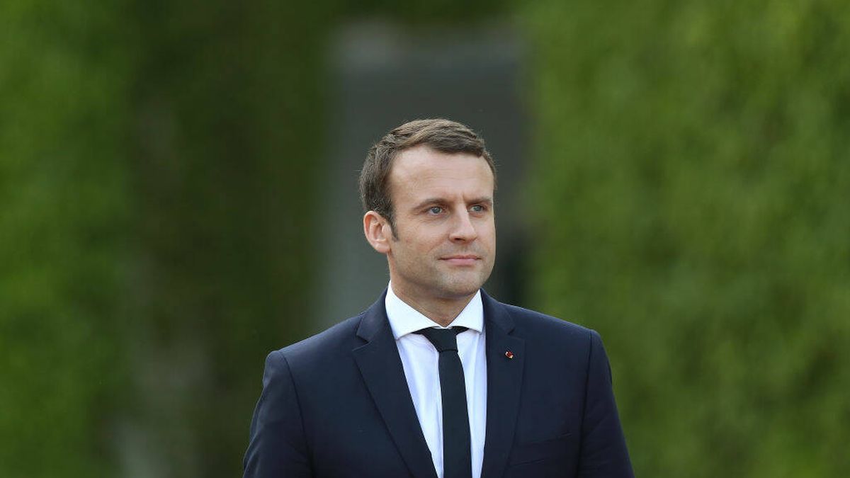 Los 45 años de Macron en 21 datos: motes, amuletos, Brigitte y la 'maldición del Elíseo'