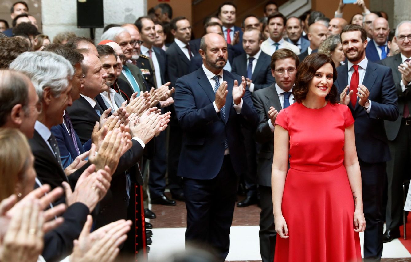 La presidenta madrileña Isabel Díaz Ayuso, acompañada por el presidente del PP, Pablo Casado. (EFE)