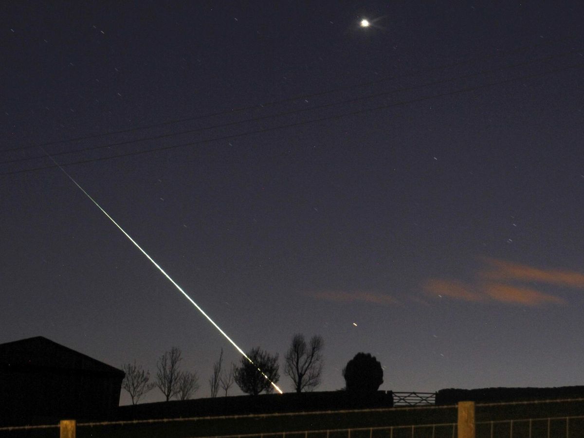 Foto: Meteorito cayendo en el norte de Inglaterra. Foto: REUTERS/Steven Watt