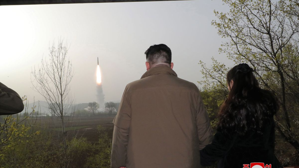 Corea del Norte anuncia que posee un nuevo misil de largo alcance de combustible sólido