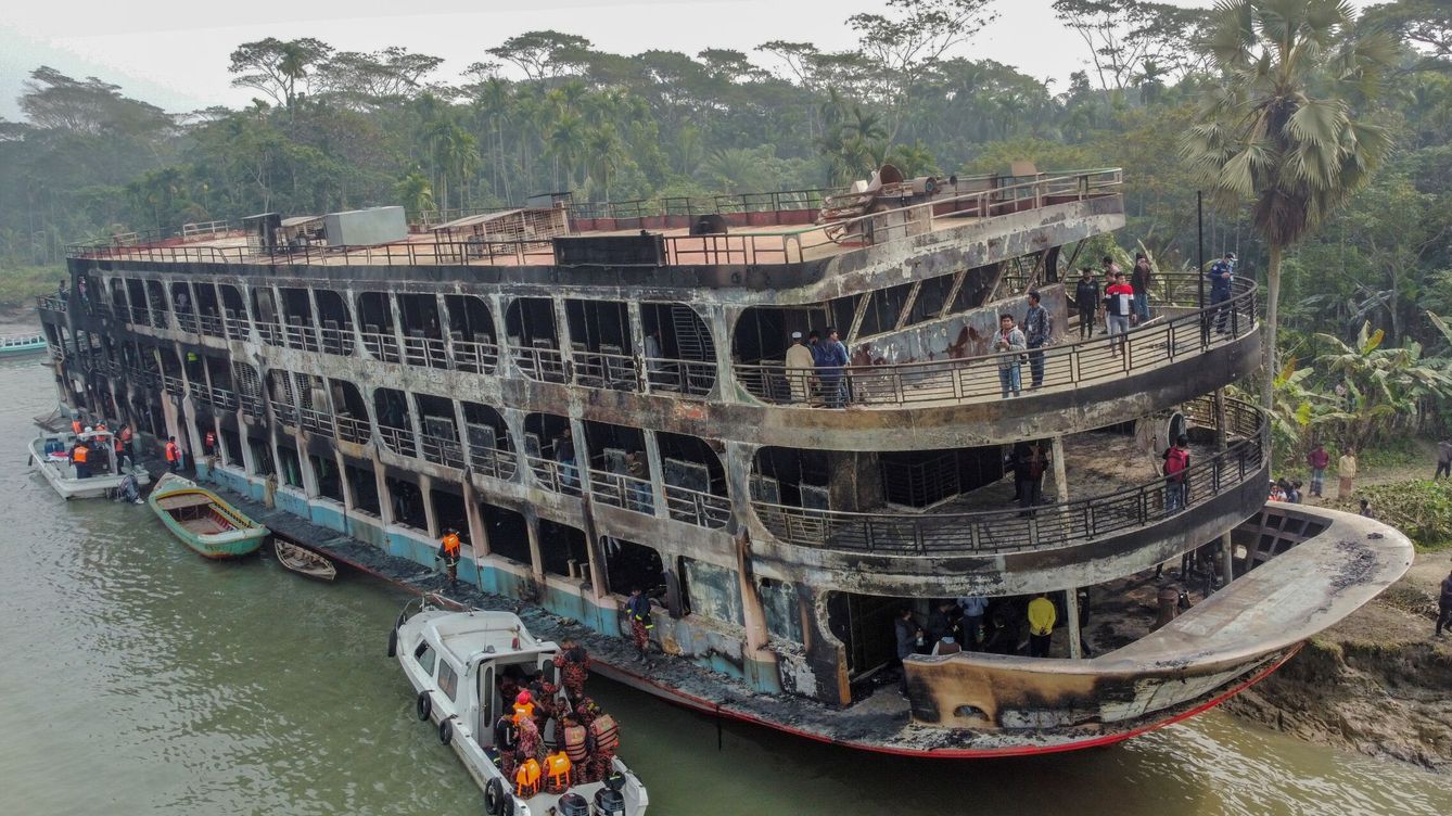 Un incendio arrasa un ferry en Bangladesh: al menos 38 muertos y 72 heridos