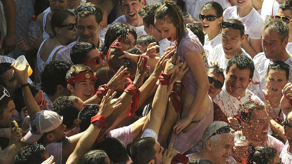Con fotos de mujeres sin ropa: así se informa en el mundo sobre los abusos en San Fermín