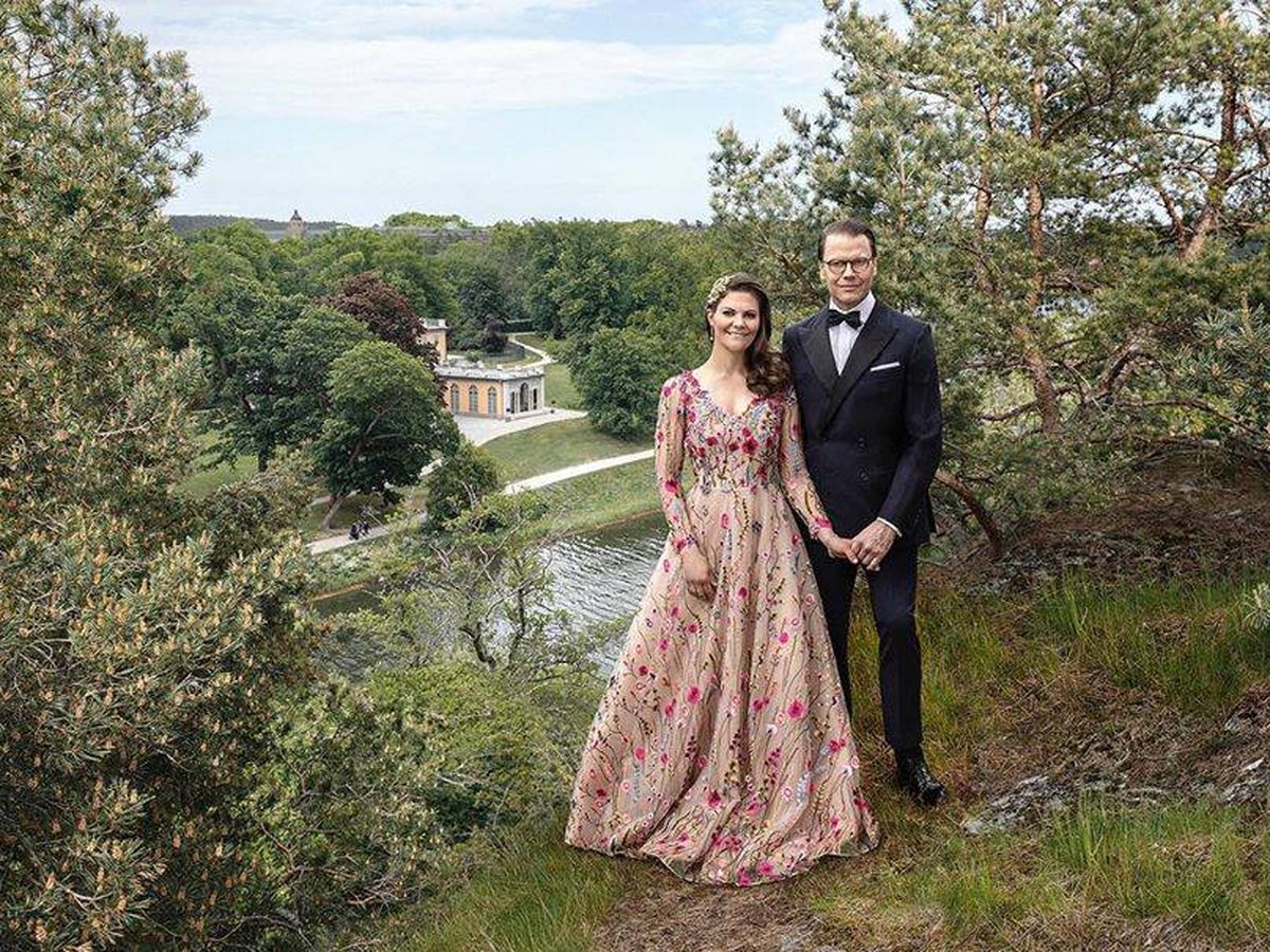 Foto: Victoria y Daniel de Suecia, en una estampa idílica. (Instagram @Kungahuset)