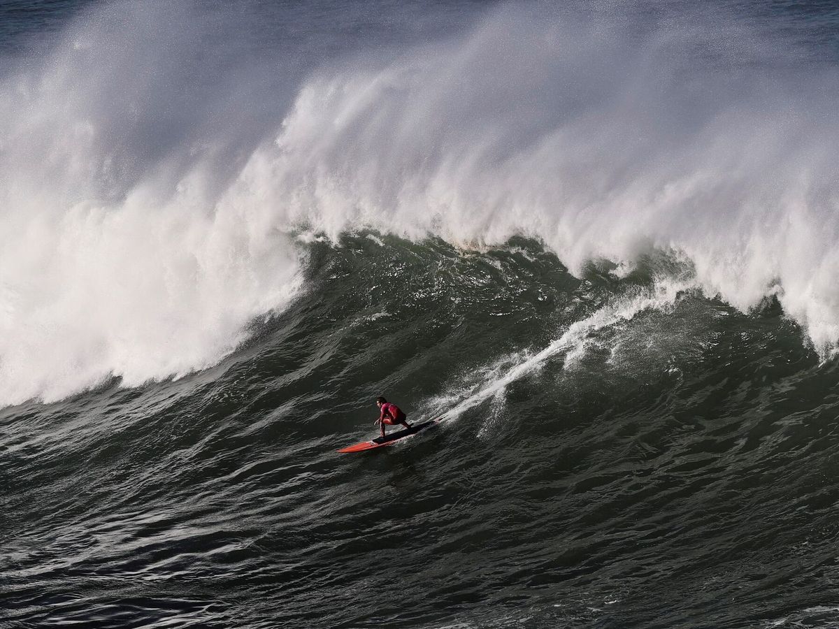 Foto: El surf puede generar un nuevo enfrentamiento. (EFE/Miguel Toña)