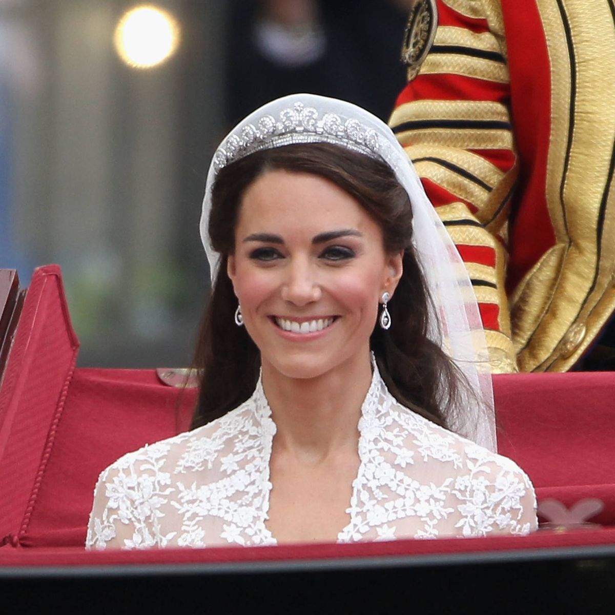 De Kate Middleton a Isabel II: los vestidos de novia reales más caros de la  historia