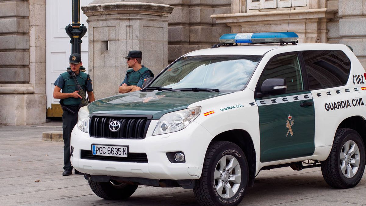 Sanción de hasta 200 euros: la Guardia Civil advierte sobre este gesto en carretera que todos hemos hecho
