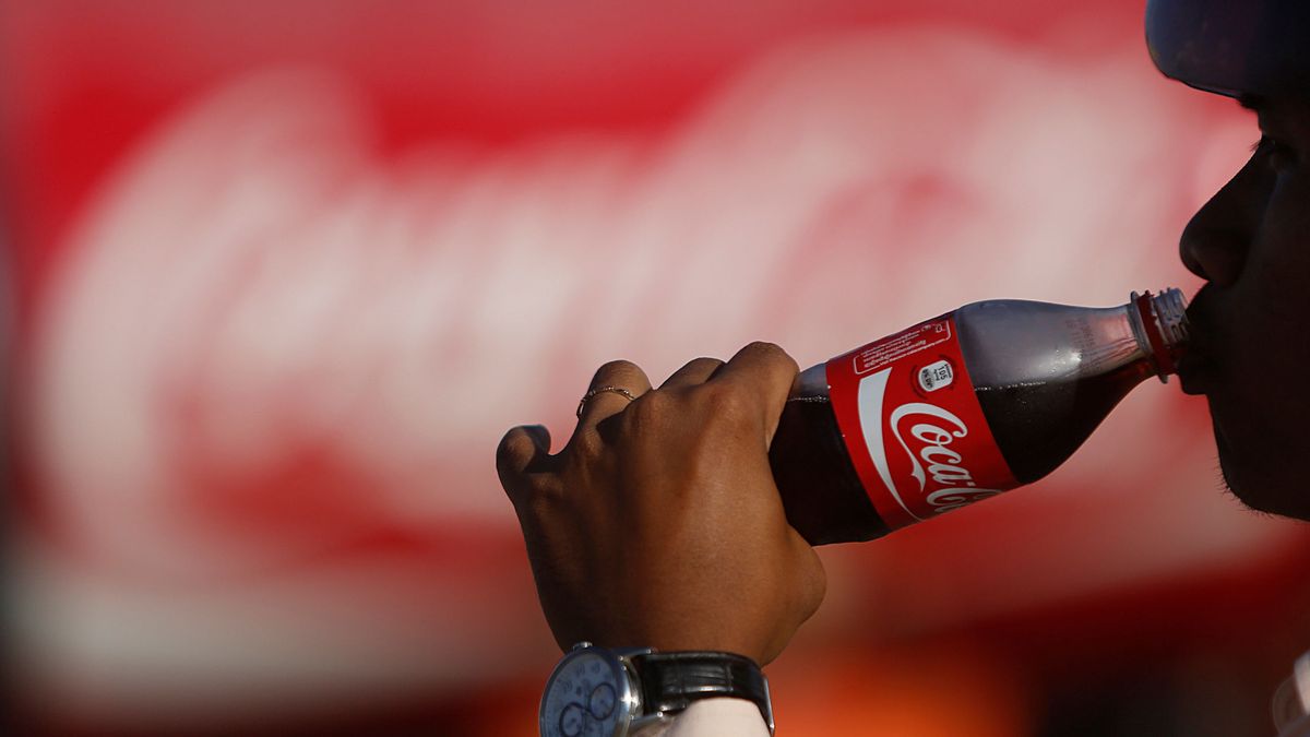 Coca-Cola European Partners achaca al mal tiempo la caída de 6% de los ingresos