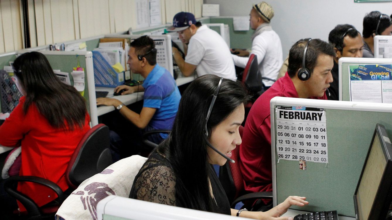 Foto: Trabajadores de un call center de Manila en 2012. (Reuters)