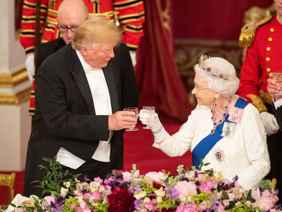 Foto:  Donald Trump, en Buckingham junto a Isabel II. (Getty)