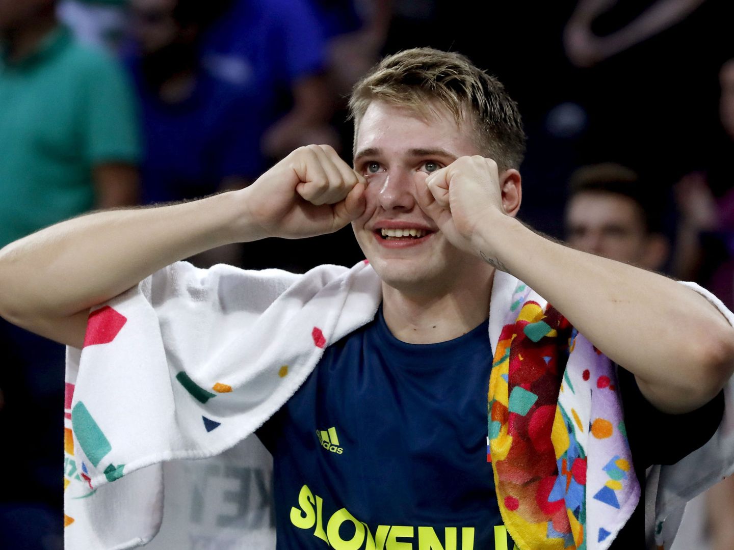 Doncic no pudo terminar el partido por una lesión de tobillo. (EFE)