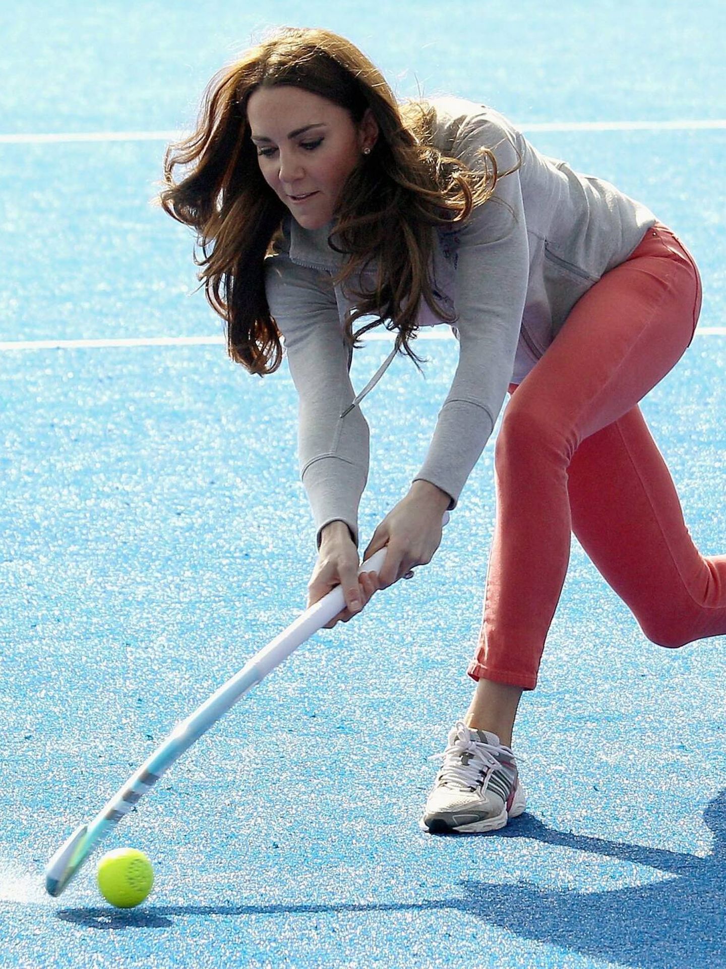 La duquesa, jugando a hockey. (CP)