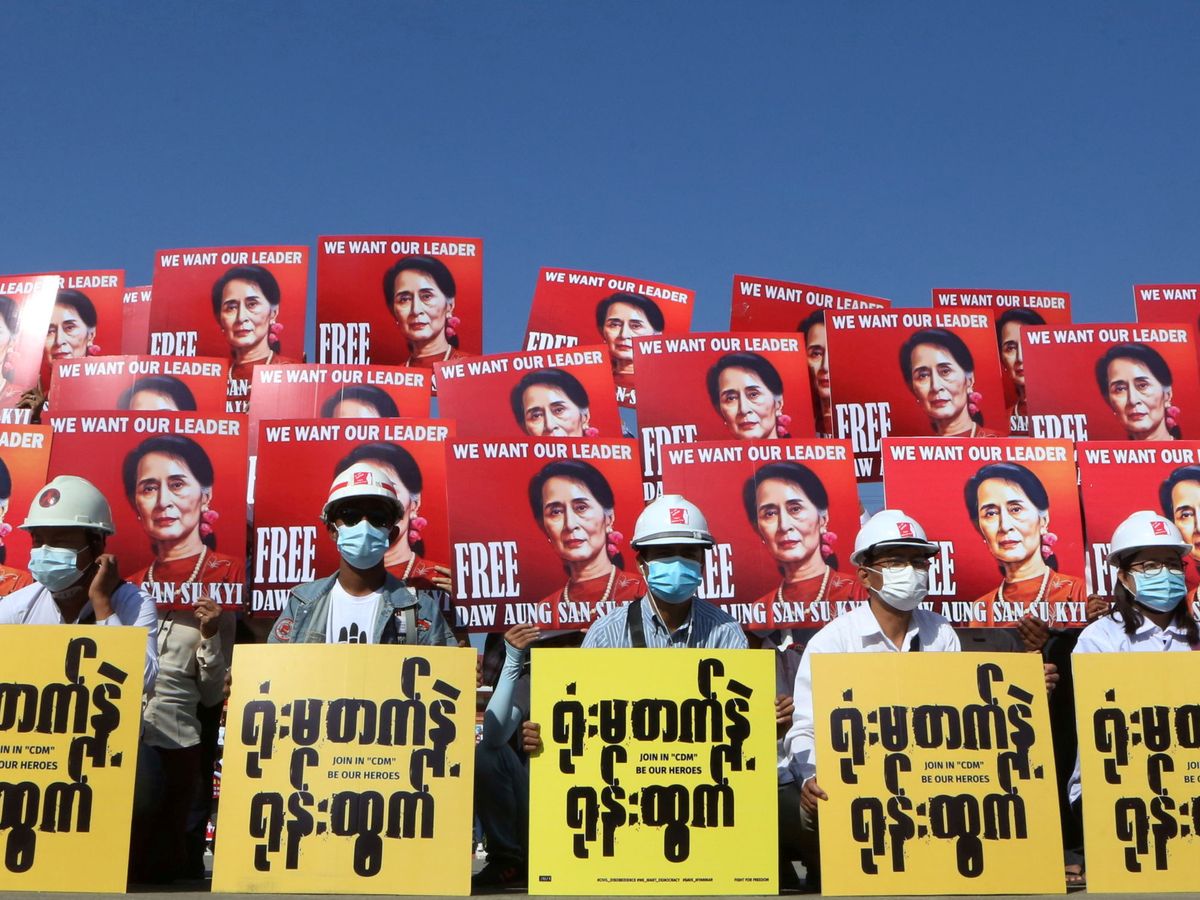 Foto: Protesta a favor de Suu Kyi. (Reuters)