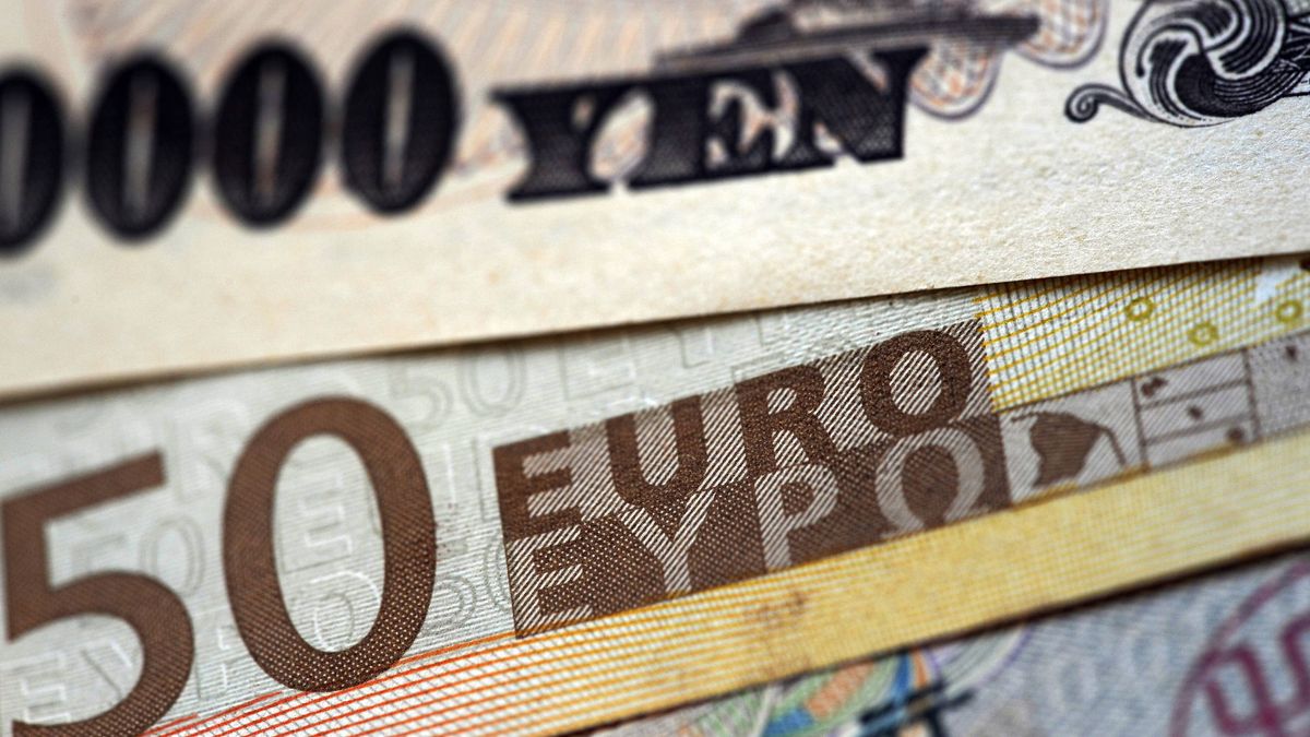 El euro supera la cota de los 137 yenes por primera vez desde octubre de 2009 