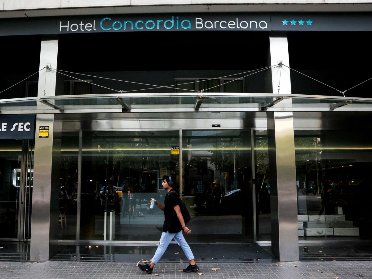 Foto: El hotel de Barcelona donde se encontró sin vida al niño de dos años (EFE)