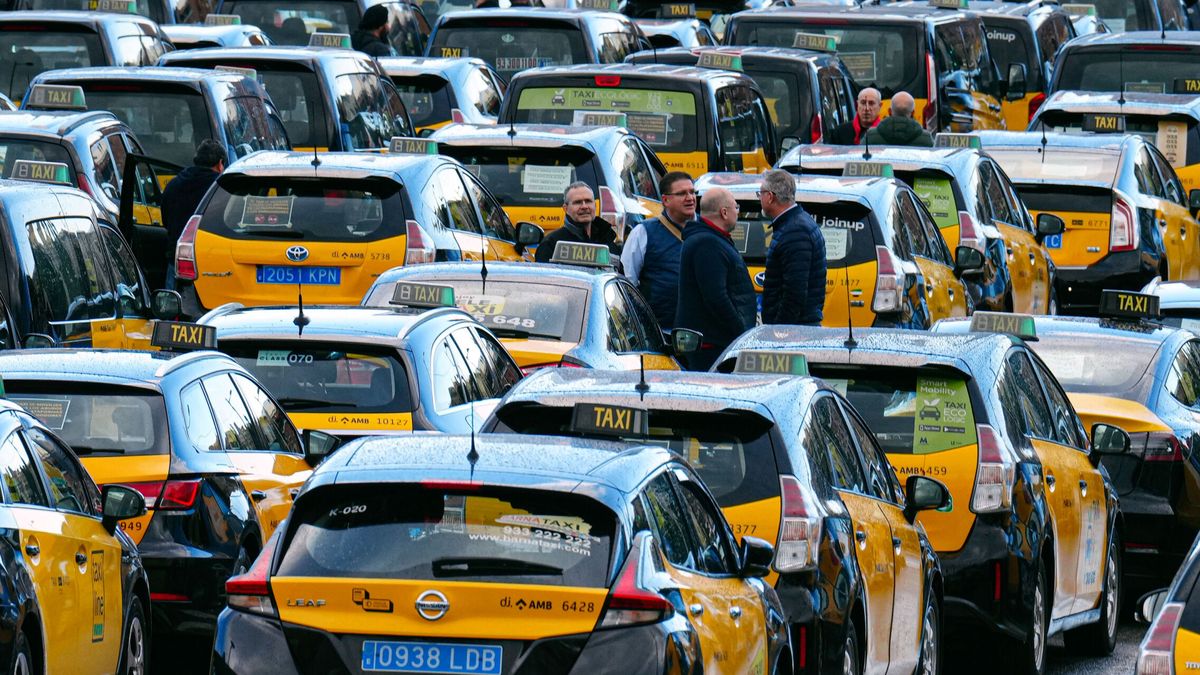 El sector del taxi se suma a la huelga del 25 de enero en Barcelona y cortará la Gran Vía durante 4 horas