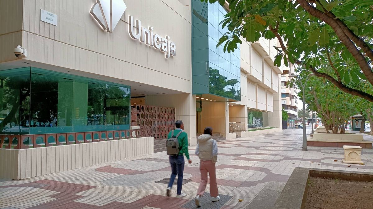 Detenido un técnico de seguridad de Unicaja por robar la caja de la sede central del banco