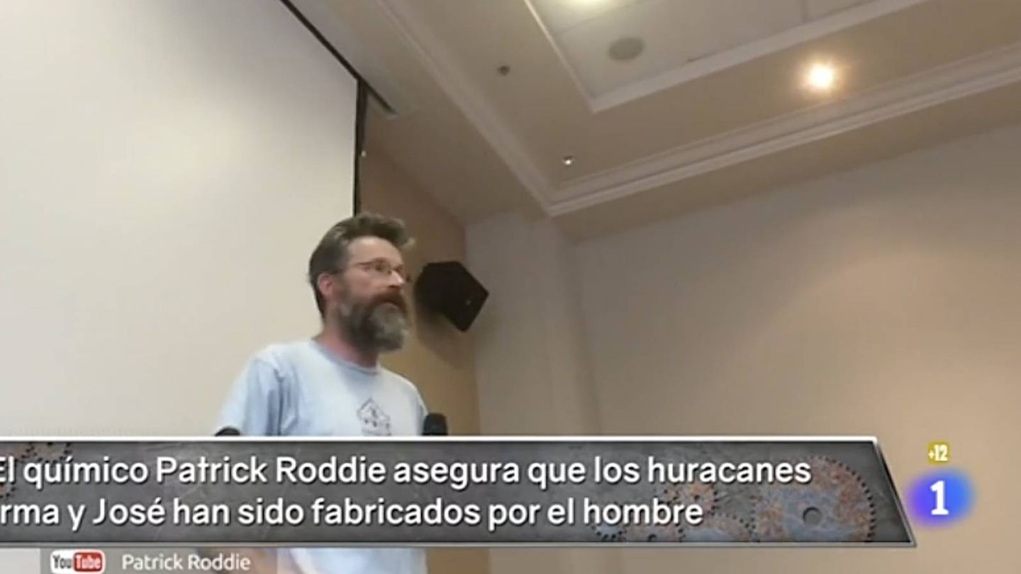 El activista Patrick Roddie durante una de sus charlas.